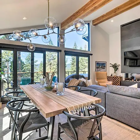 Family-Friendly Lake Tahoe House With Hot Tub